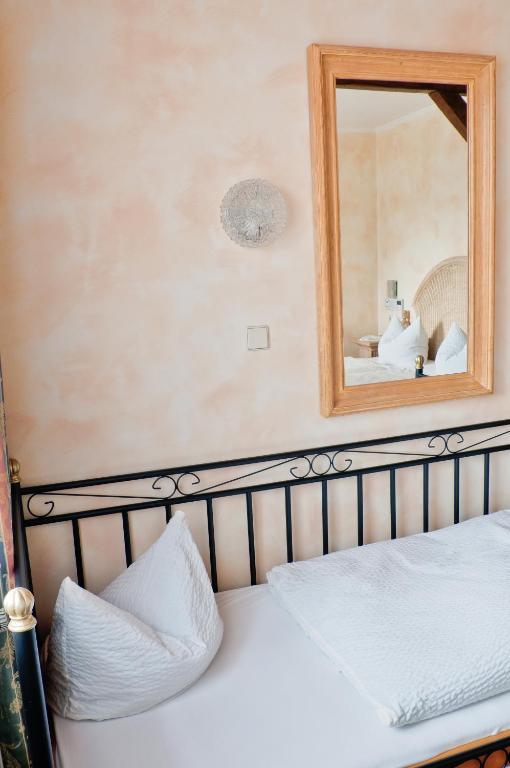 Privathotel Bruegges Loui วิลลิงเงิน ภายนอก รูปภาพ